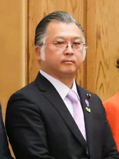 浦野靖人
