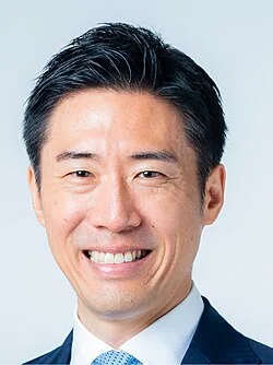 塩崎彰久
